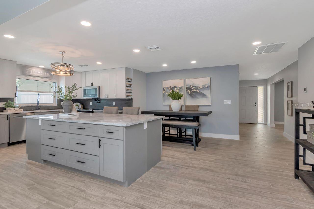 Image 28 of 70 For 372 Westwinds Drive