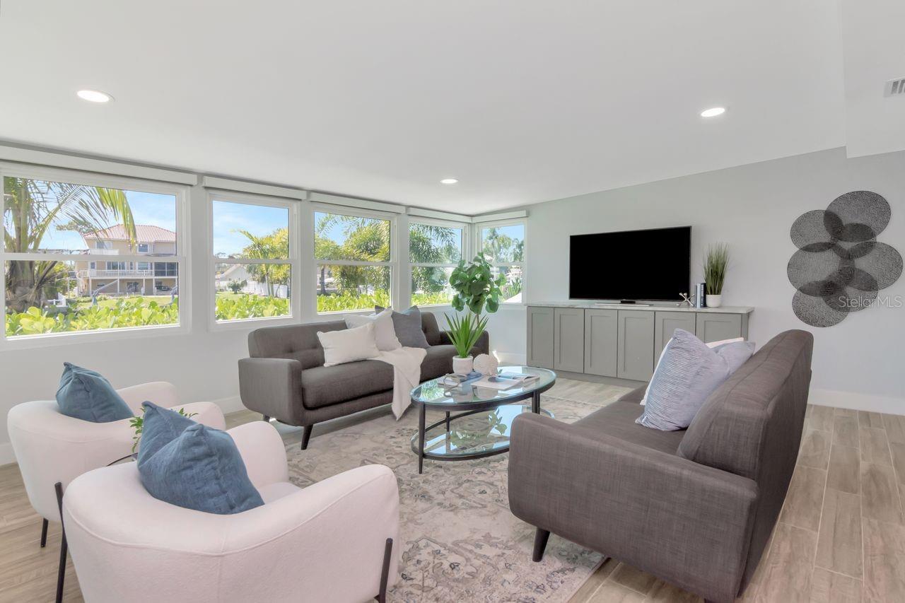 Image 30 of 70 For 372 Westwinds Drive