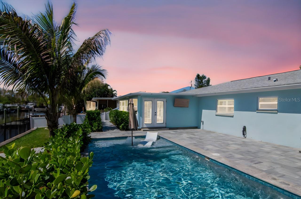 Image 4 of 70 For 372 Westwinds Drive