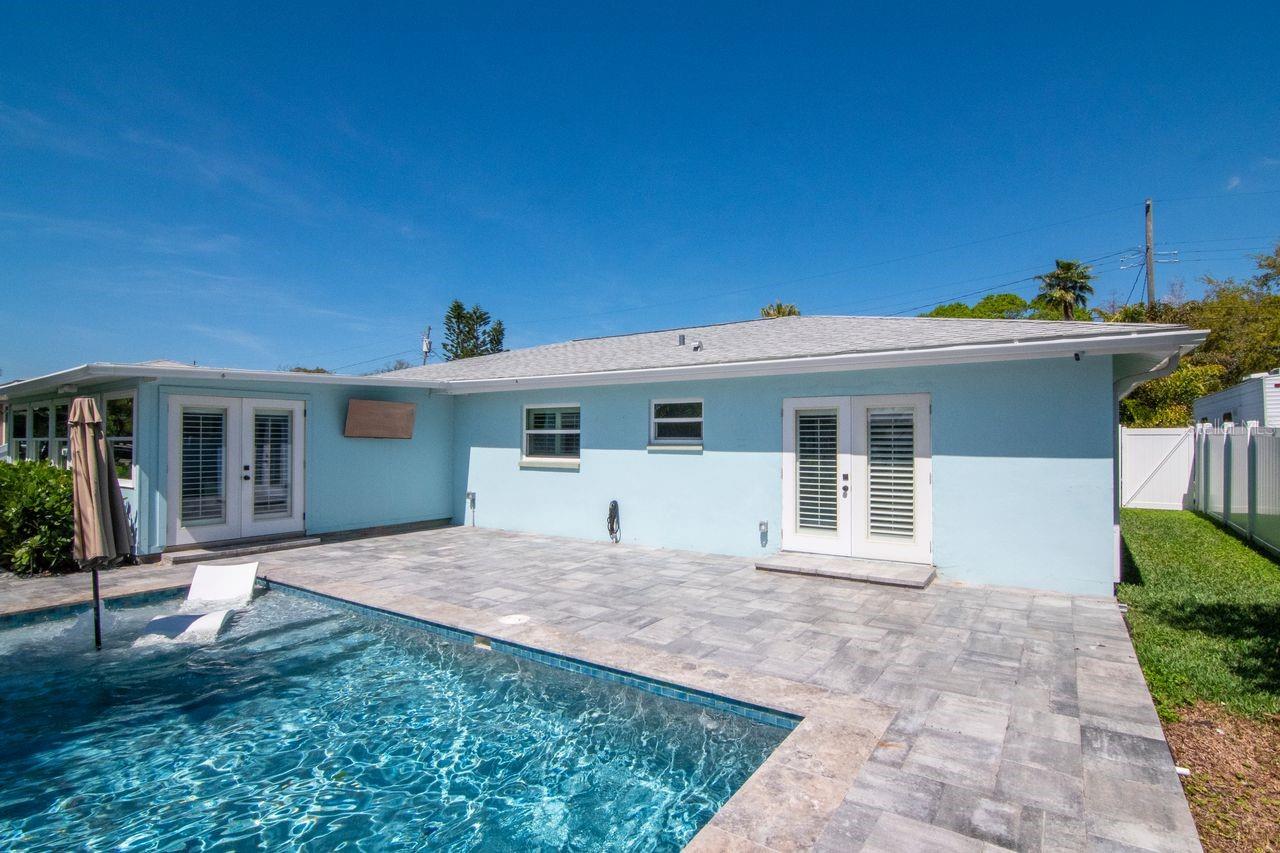 Image 5 of 70 For 372 Westwinds Drive