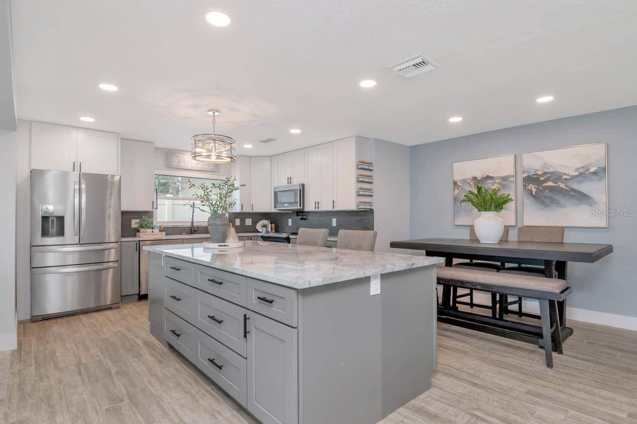 Image 6 of 70 For 372 Westwinds Drive