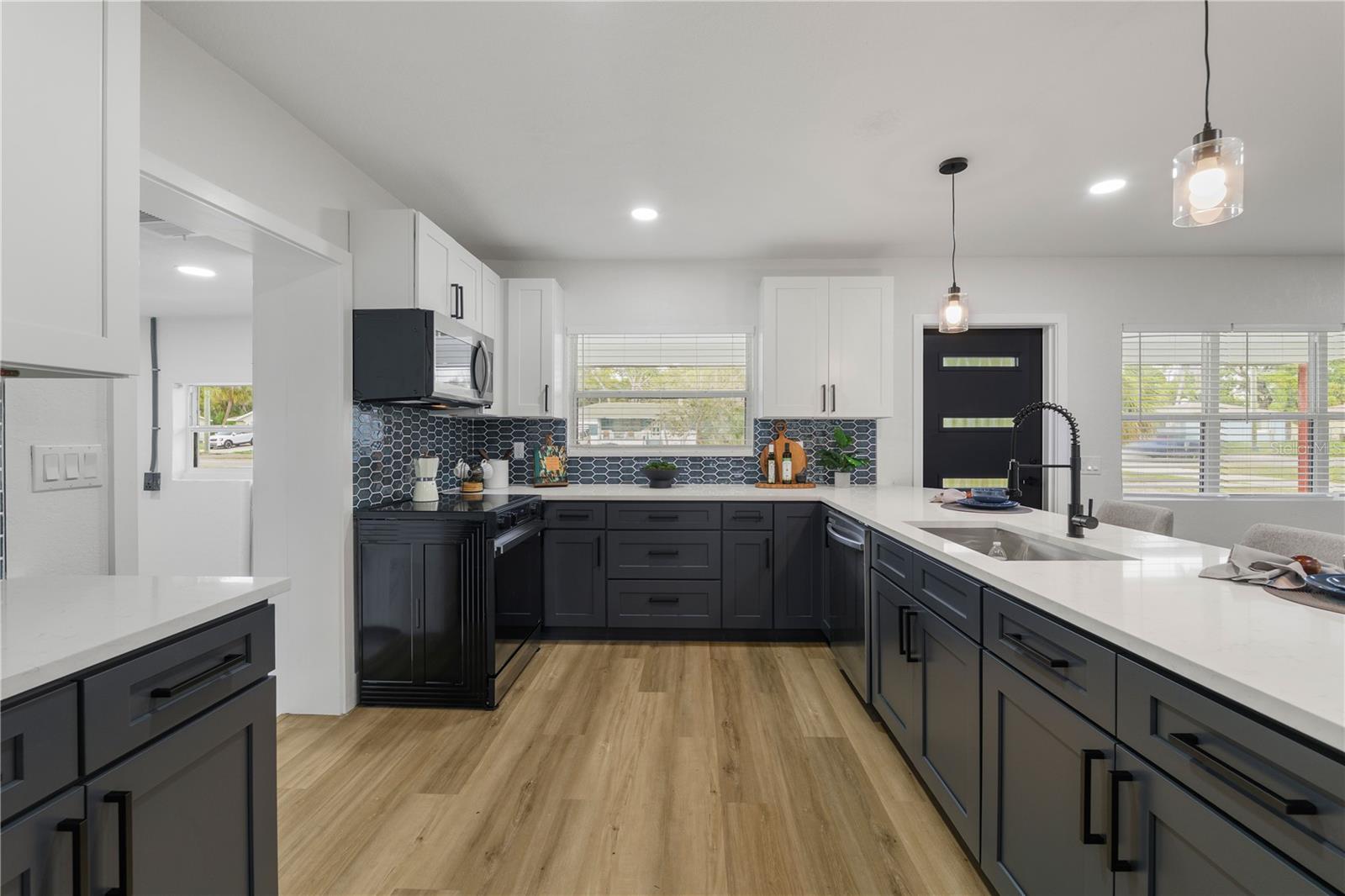 Image 12 of 44 For 1710 26th Avenue S