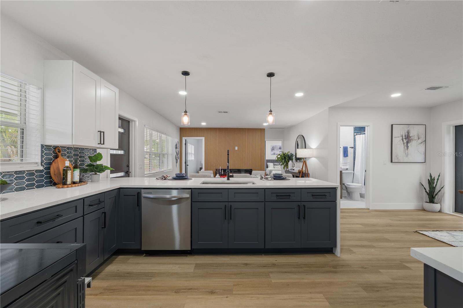 Image 13 of 44 For 1710 26th Avenue S