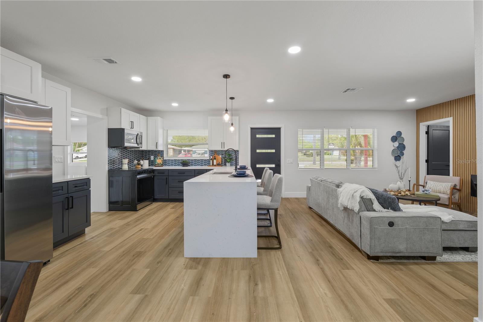 Image 21 of 44 For 1710 26th Avenue S