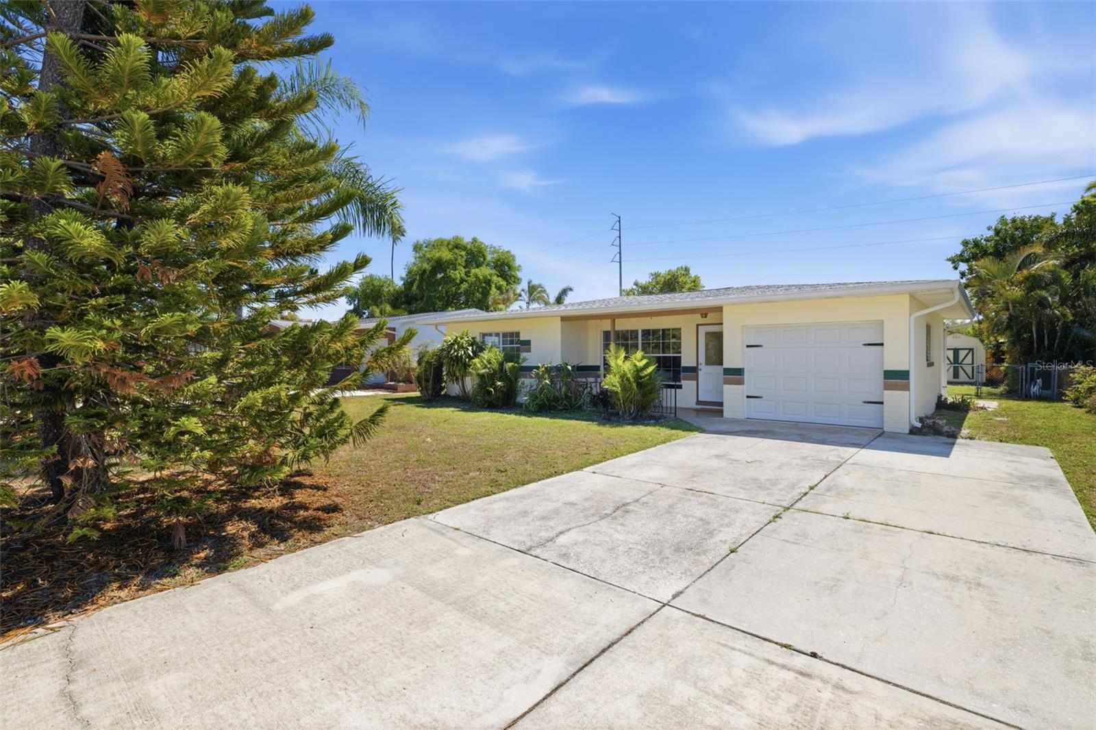 Image 6 of 37 For 10754 63rd Avenue