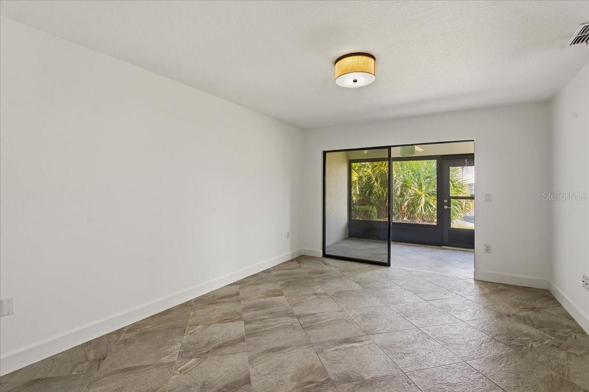 Image 21 of 35 For 2761 Countryside Boulevard 105