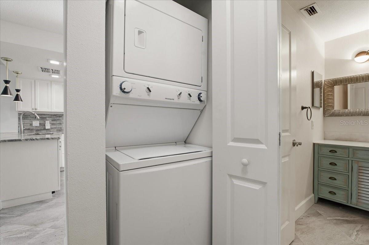 Image 28 of 35 For 2761 Countryside Boulevard 105