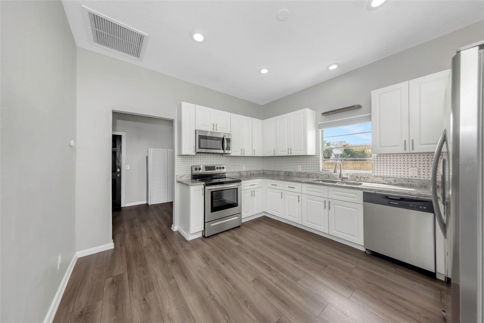 Image 7 of 18 For 2613 21st Street