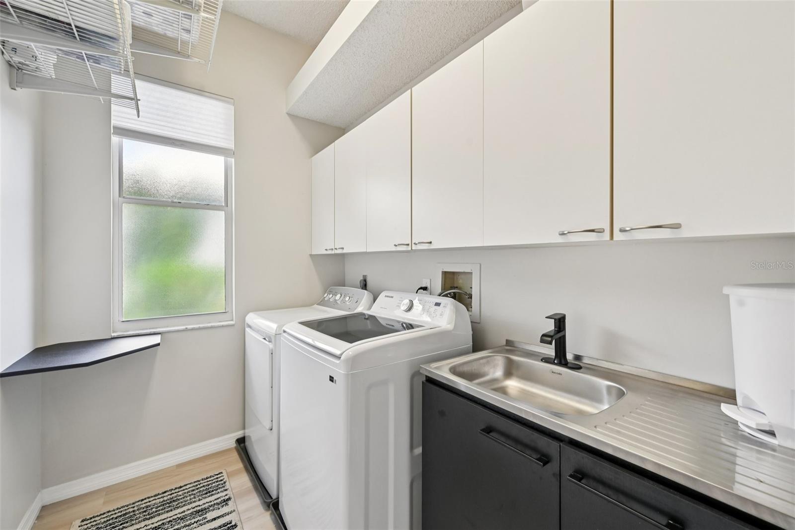 Image 28 of 51 For 4719 Meadowview Circle