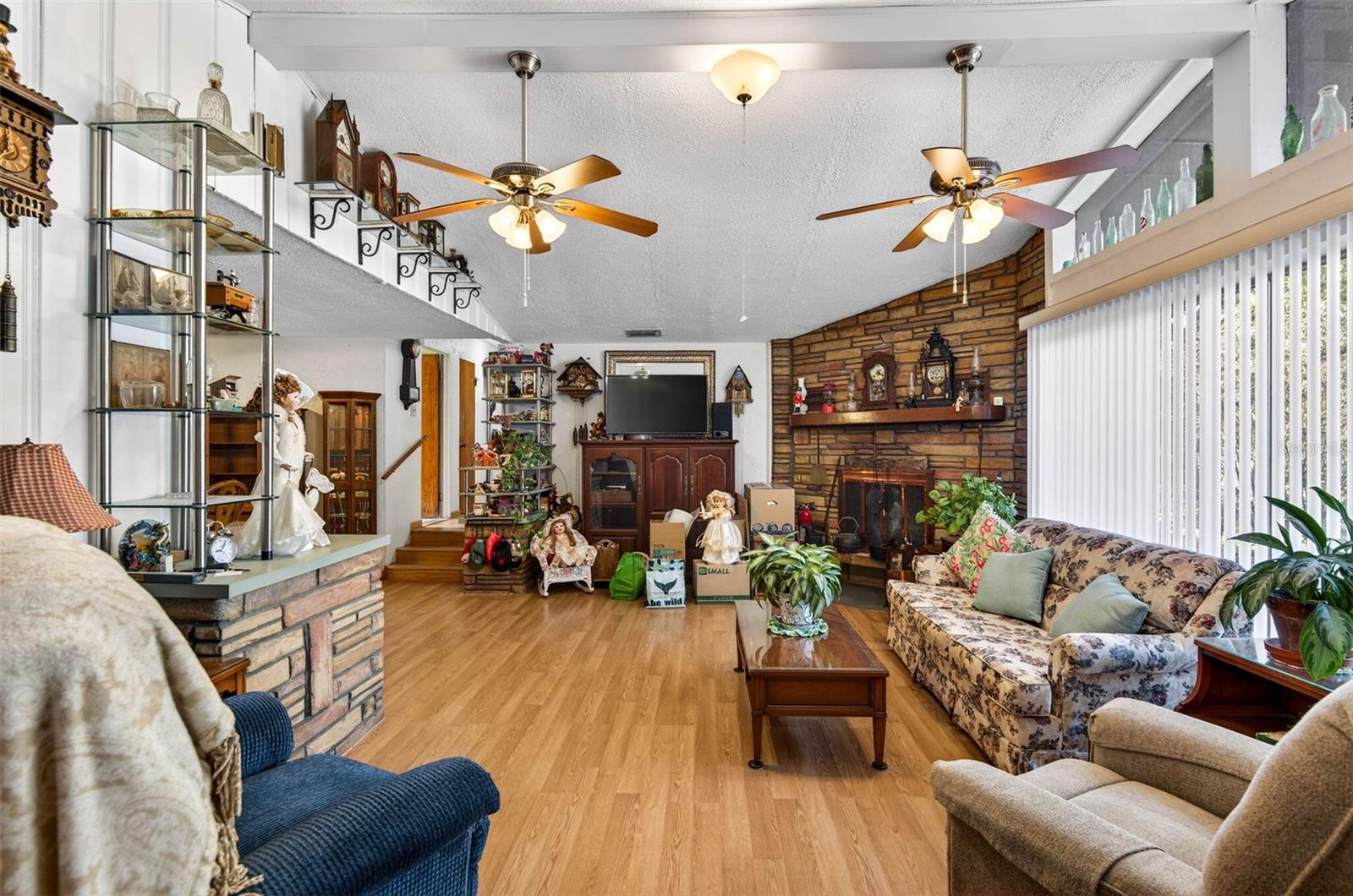 Image 5 of 46 For 10820 Linda Vista Lane