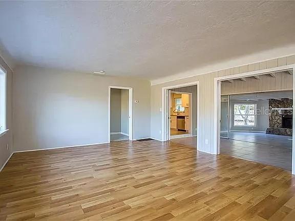 Image 2 of 16 For 622 Myrtle Way S