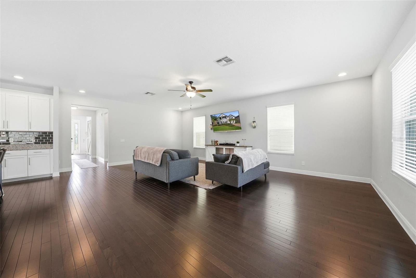 Image 11 of 57 For 13207 Sunset Shore Circle