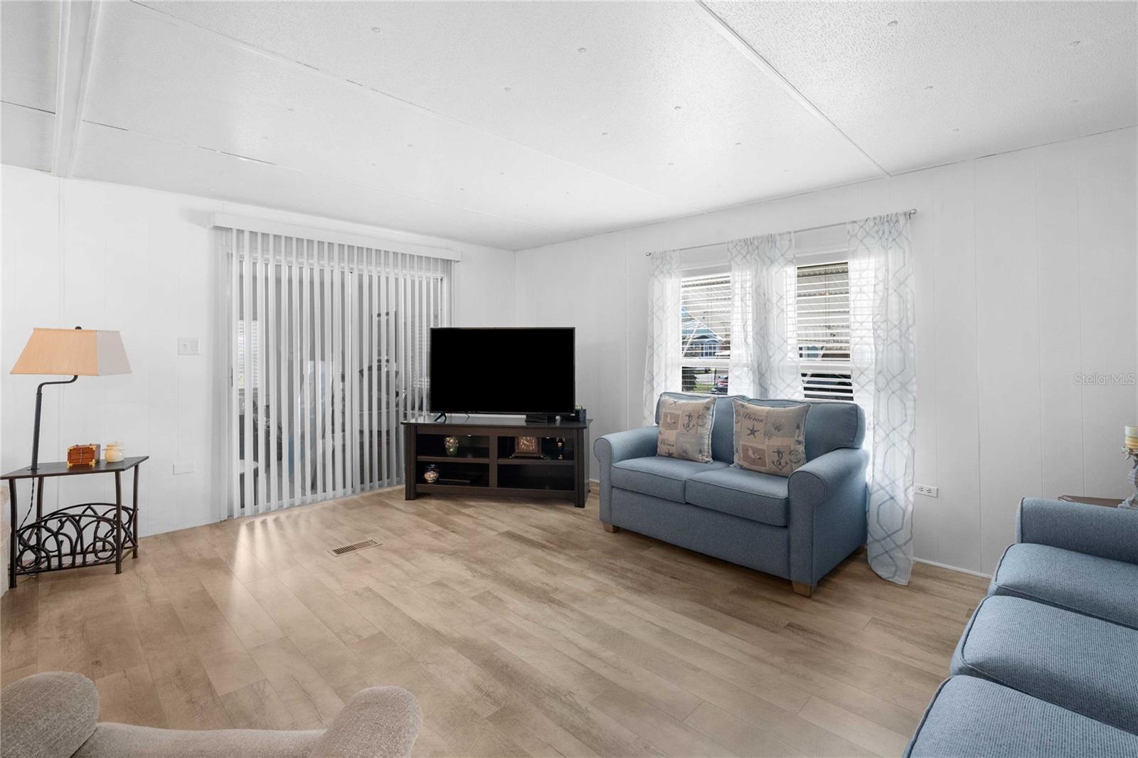 Image 16 of 62 For 5541 Benton Street