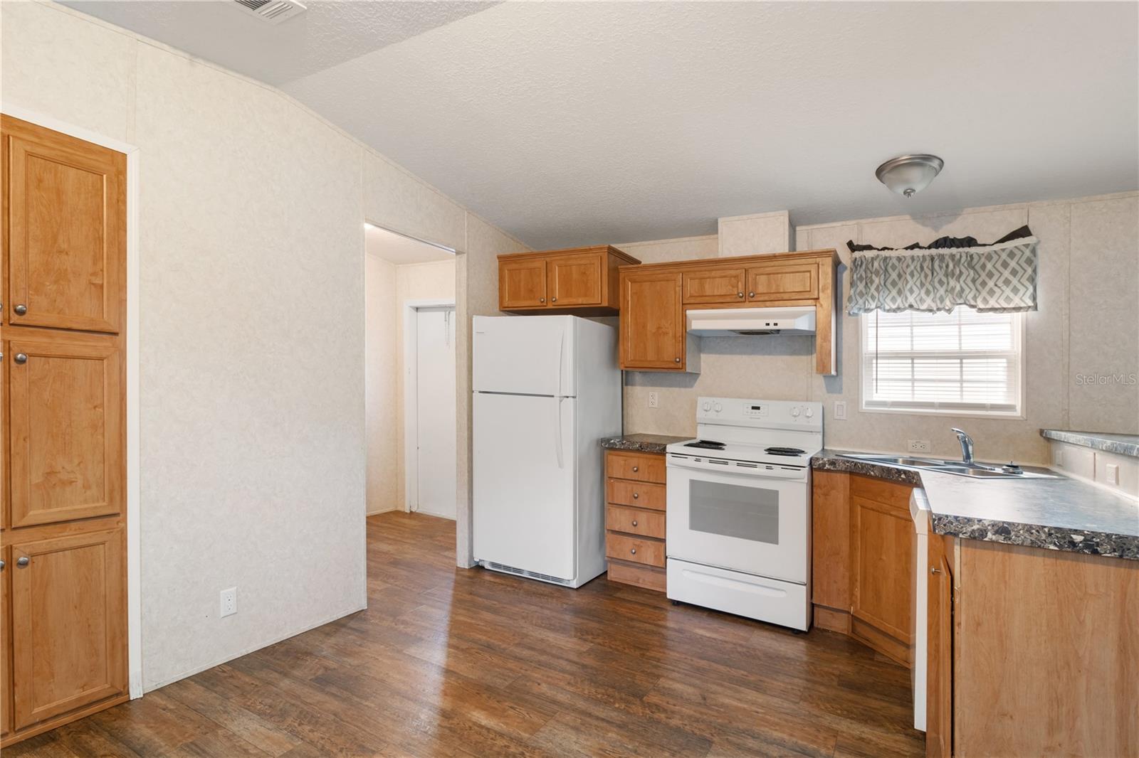 Image 14 of 24 For 419 Chestnut Road