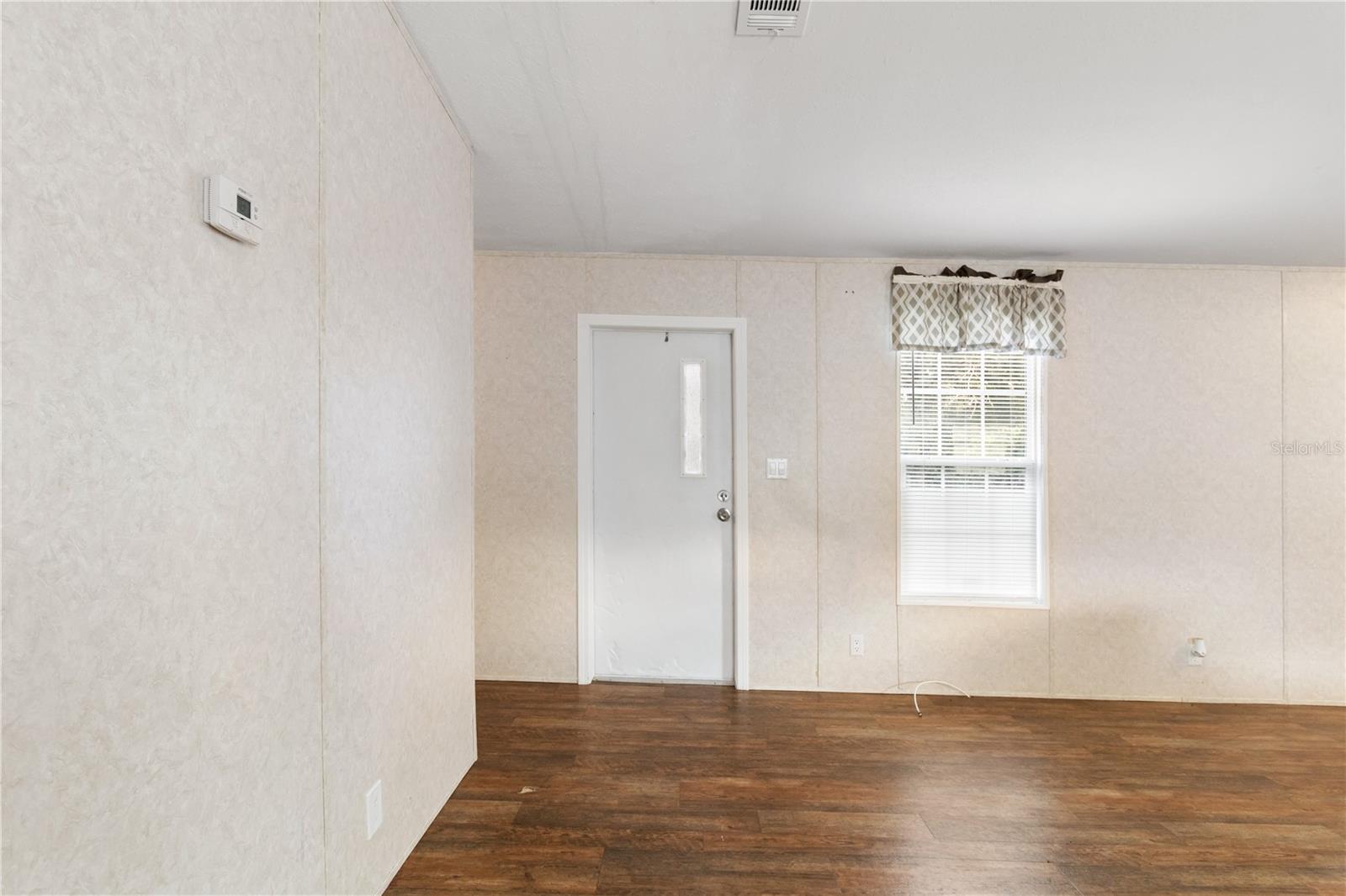 Image 5 of 24 For 419 Chestnut Road