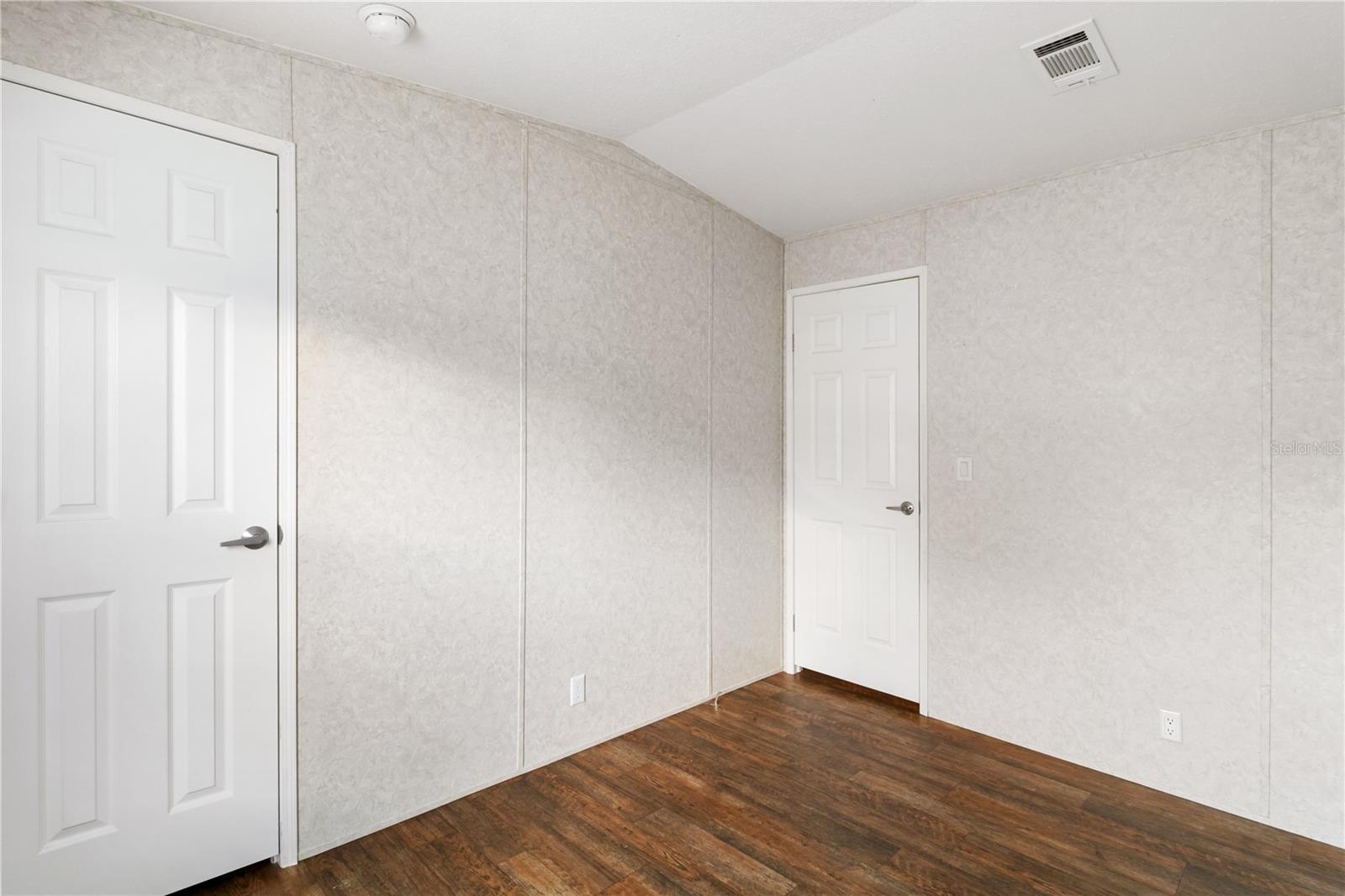 Image 9 of 24 For 419 Chestnut Road