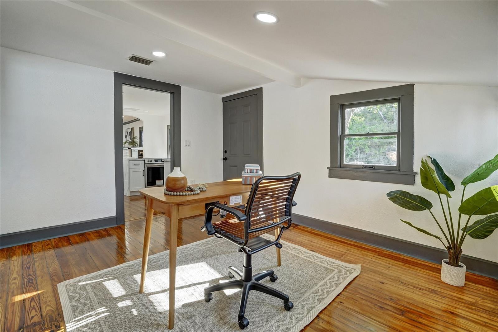 Image 13 of 22 For 3100 11th Avenue N