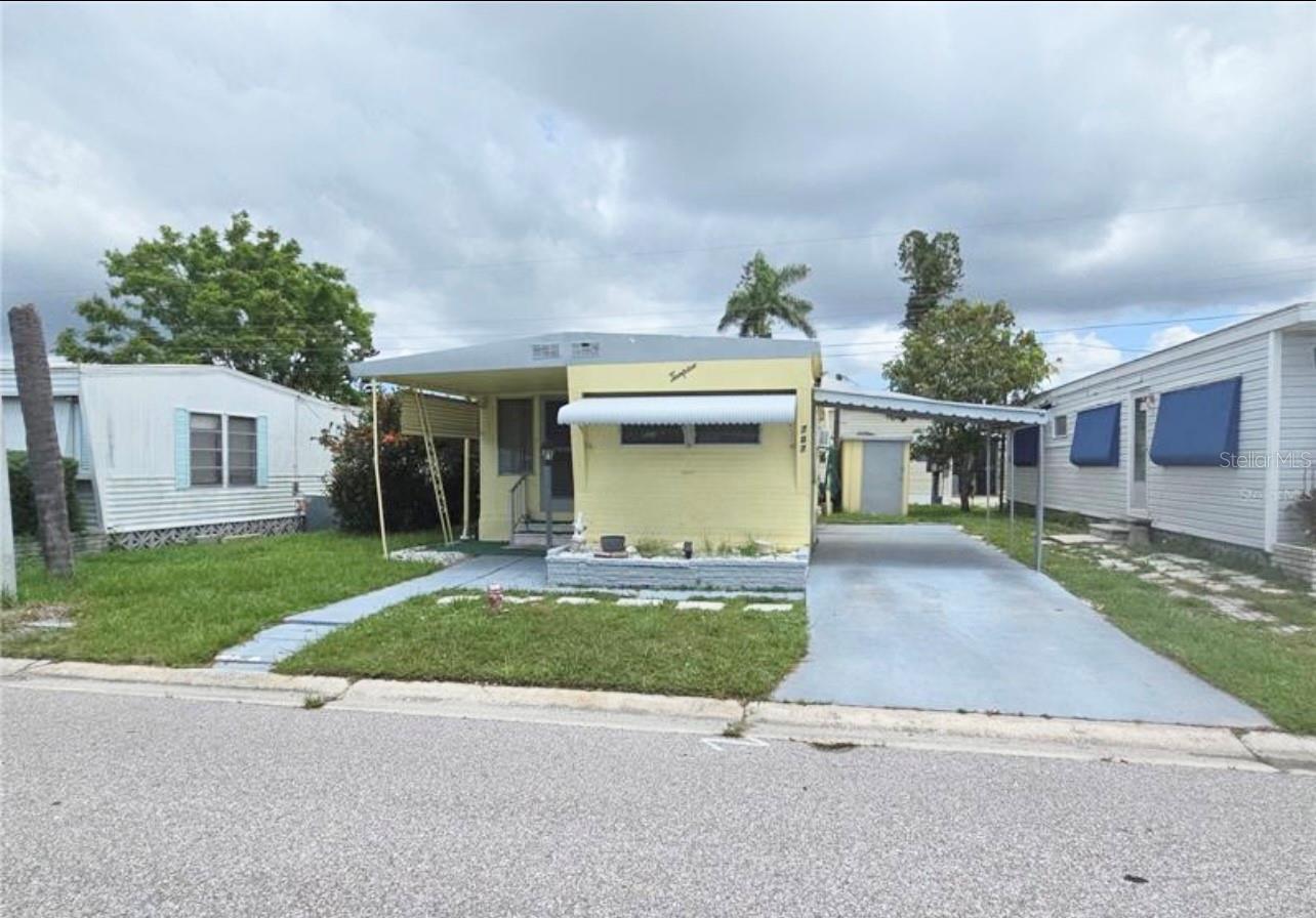 Image 2 of 14 For 707 49th Avenue Drive W