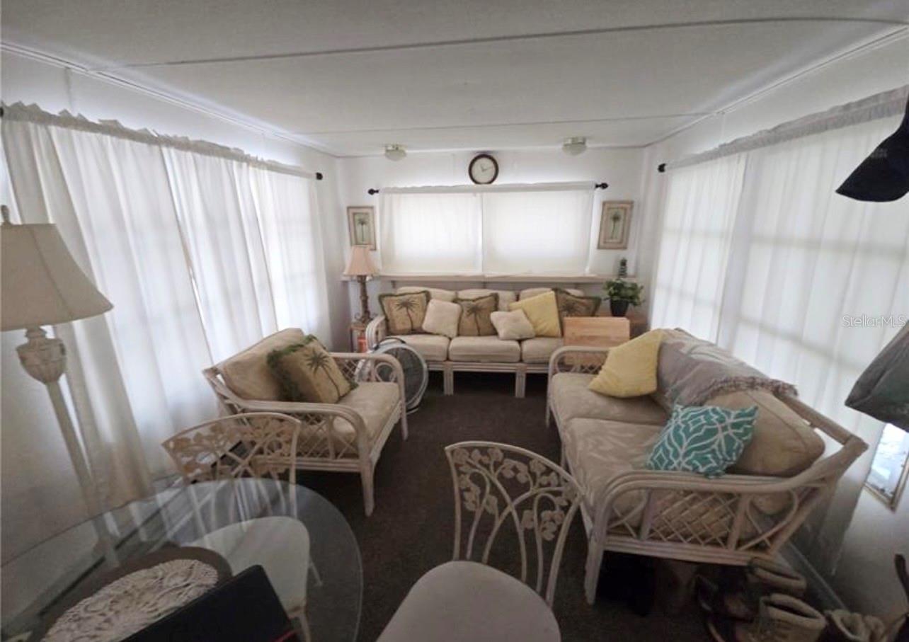 Image 6 of 14 For 707 49th Avenue Drive W