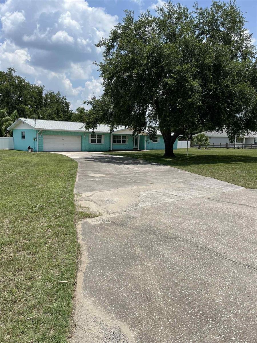 Image 2 of 41 For 608 Knowles Road