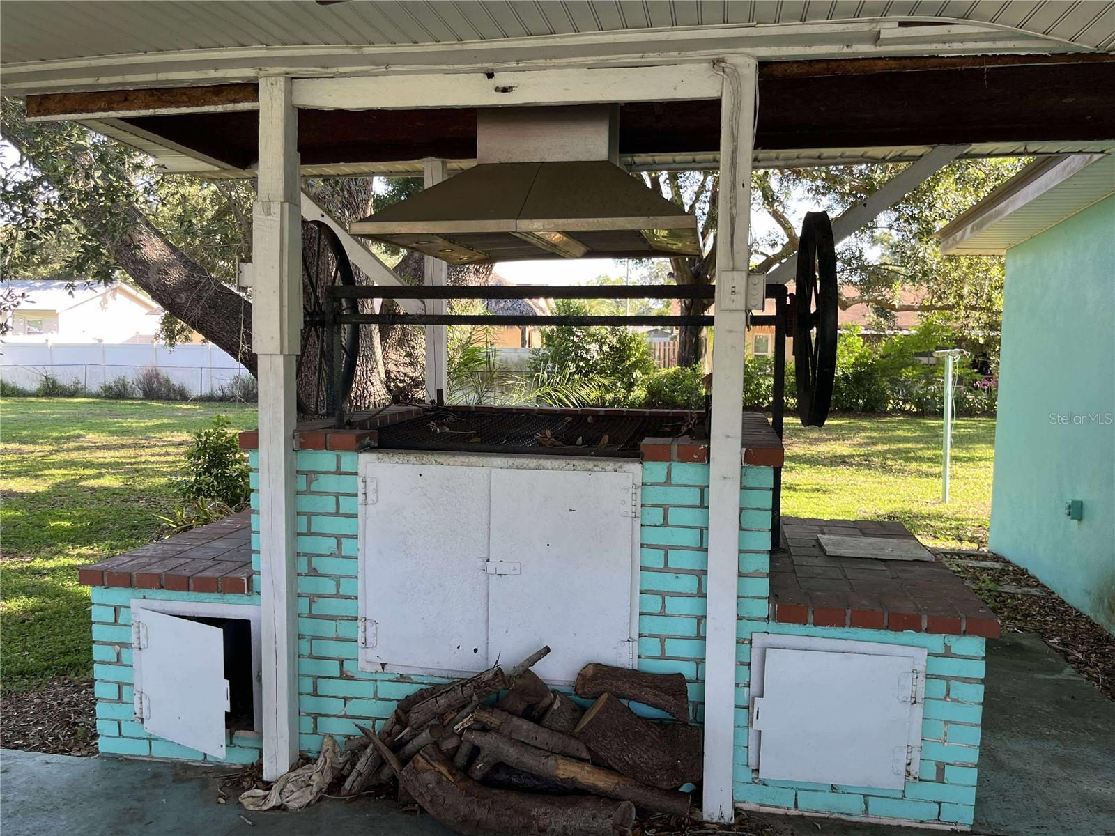 Image 26 of 41 For 608 Knowles Road