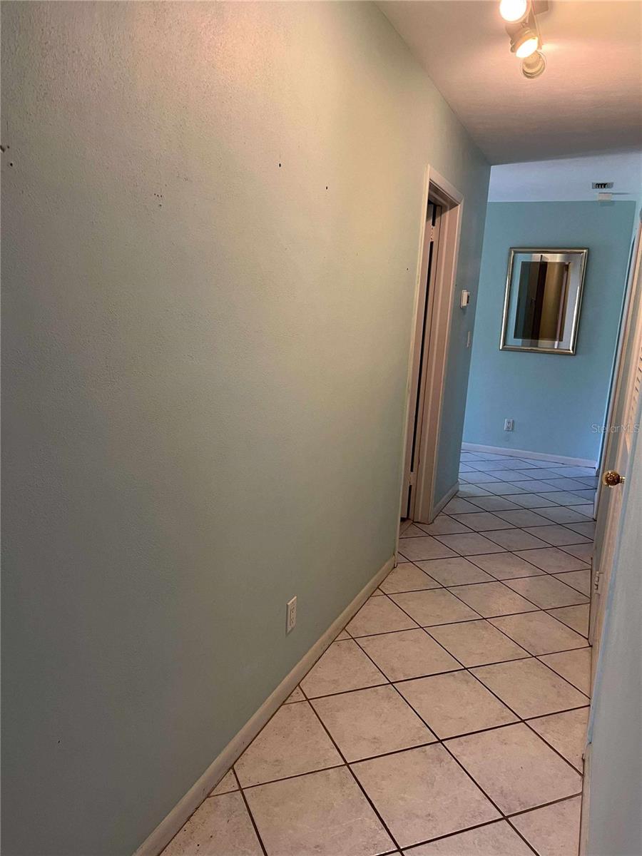 Image 28 of 41 For 608 Knowles Road