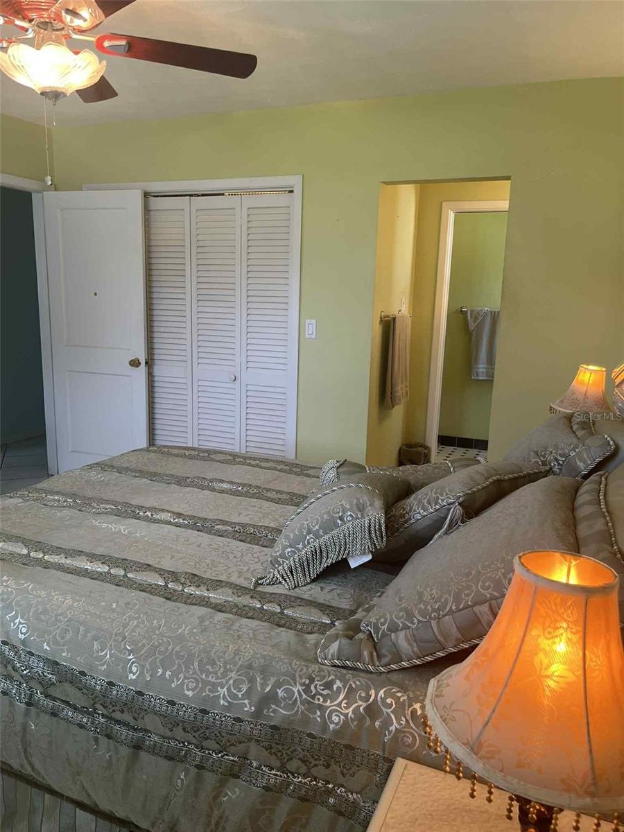 Image 33 of 41 For 608 Knowles Road