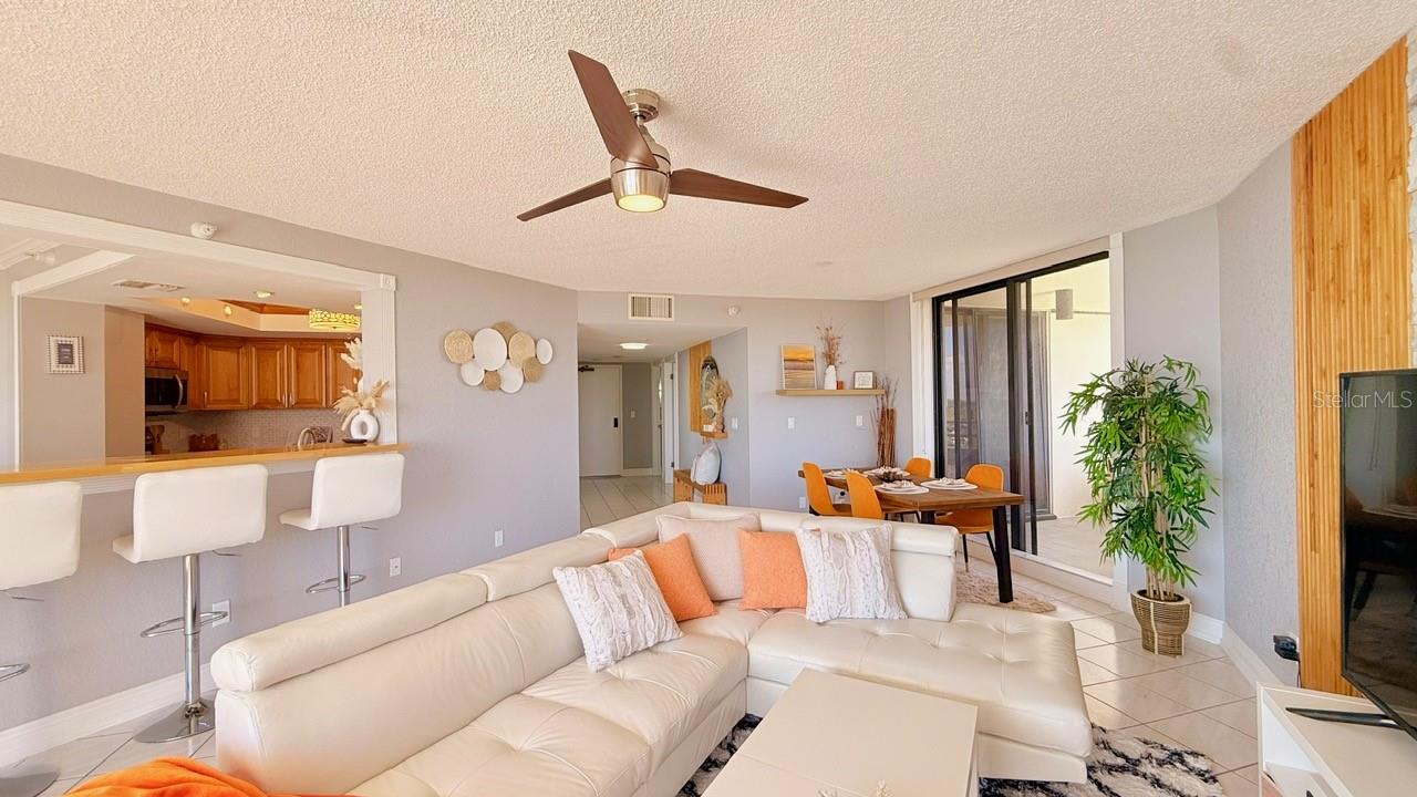 Image 18 of 49 For 5940 Pelican Bay Plaza S 1105