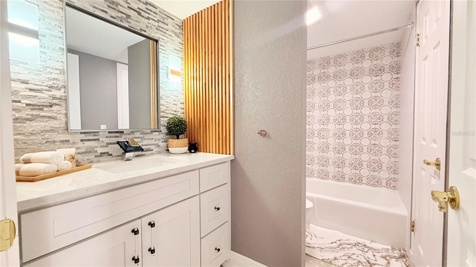 Image 37 of 49 For 5940 Pelican Bay Plaza S 1105