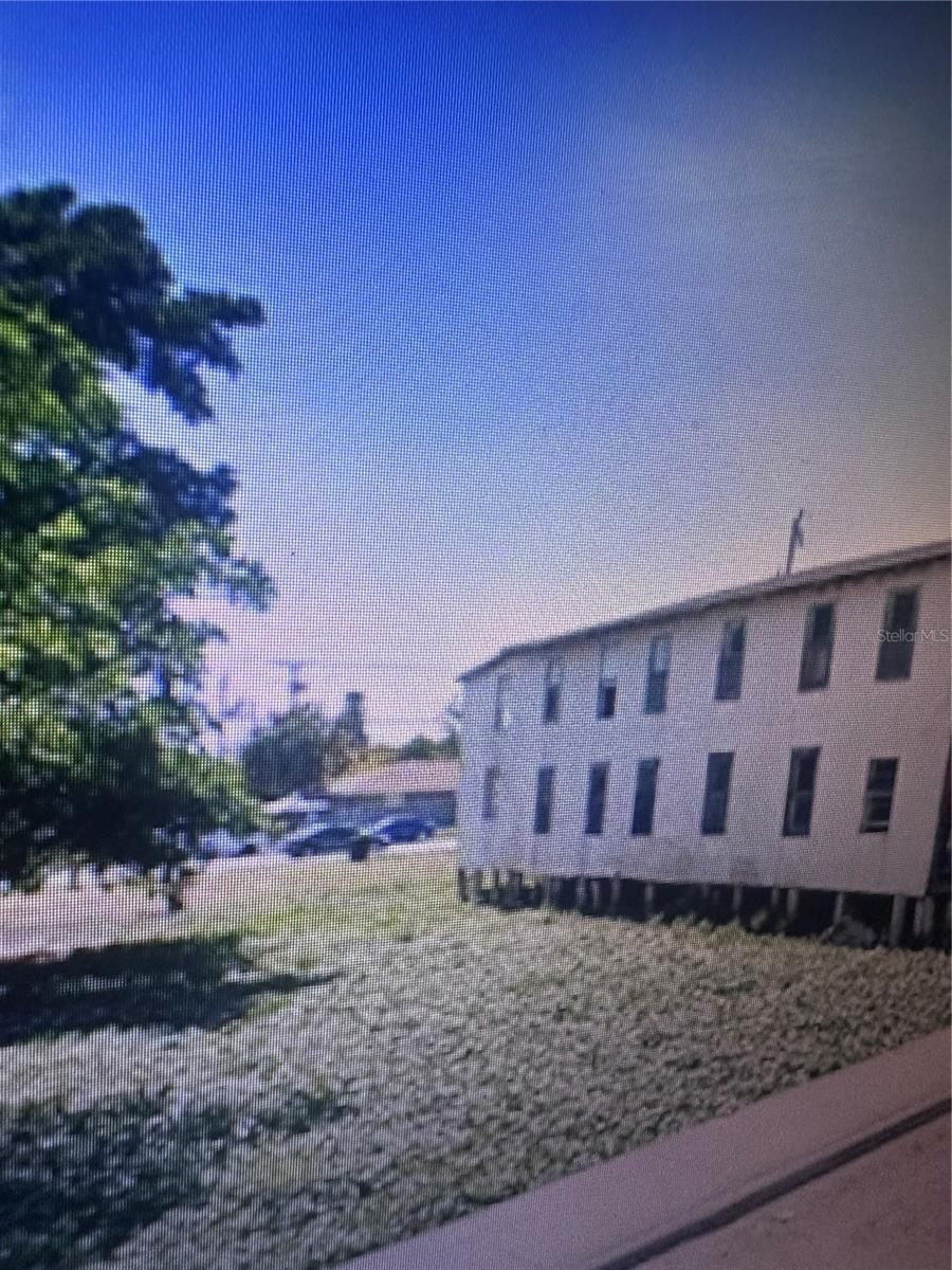 Image 3 of 4 For 624 Avenue C Place 20