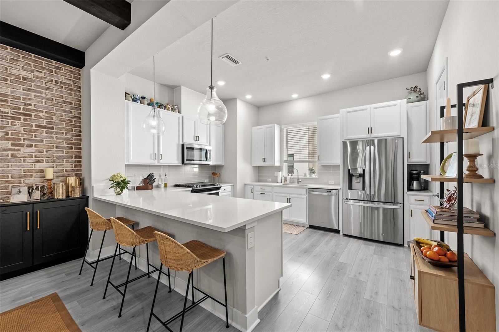 Image 11 of 85 For 2511 Grady Avenue 19