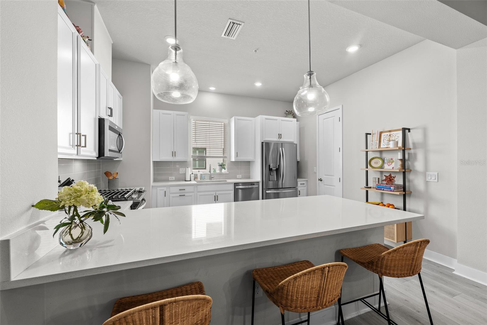 Image 12 of 85 For 2511 Grady Avenue 19