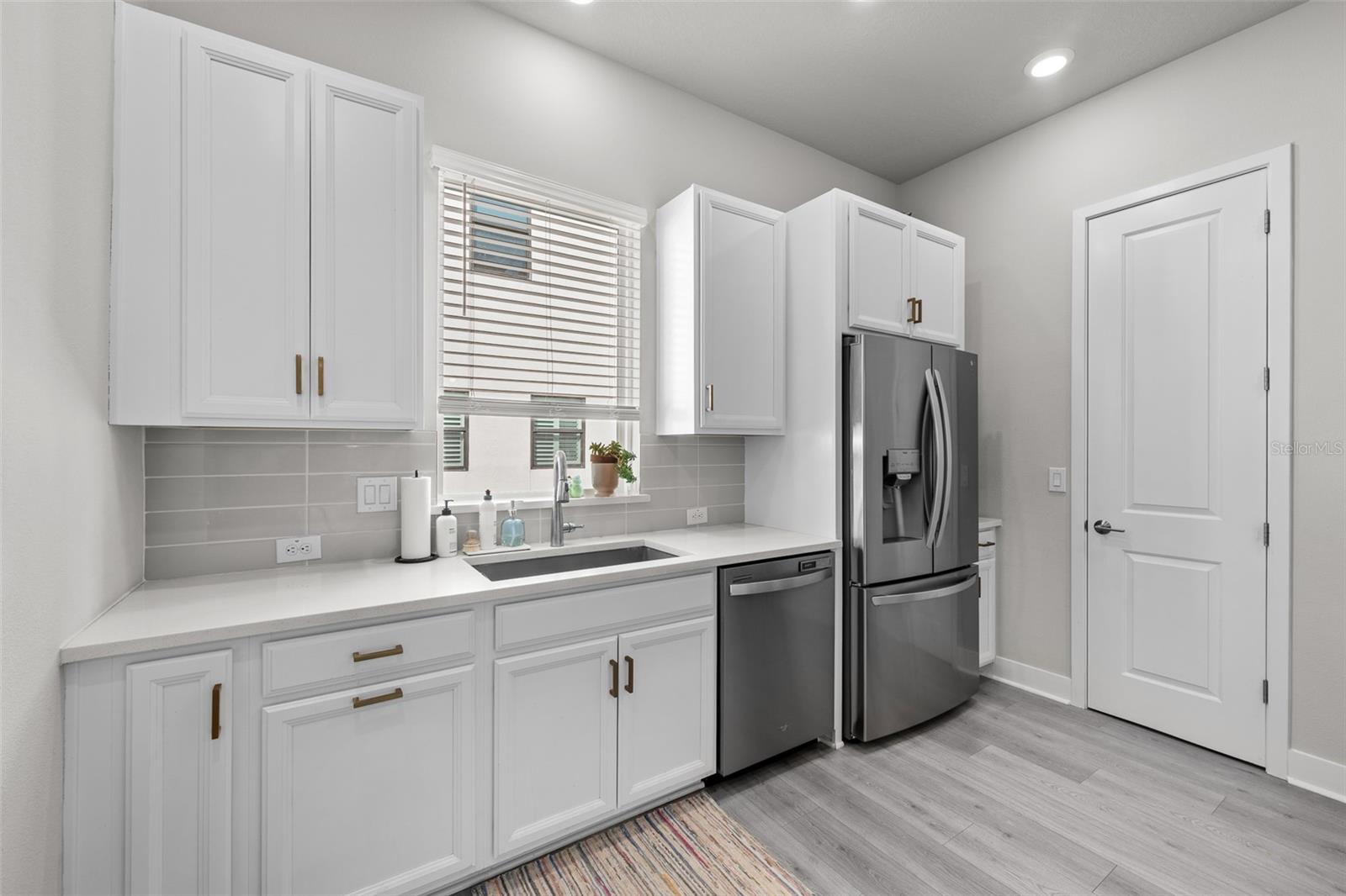 Image 16 of 85 For 2511 Grady Avenue 19