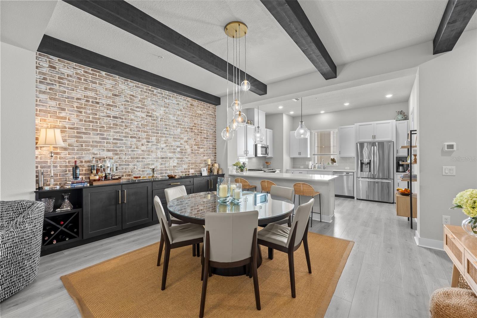 Image 18 of 85 For 2511 Grady Avenue 19