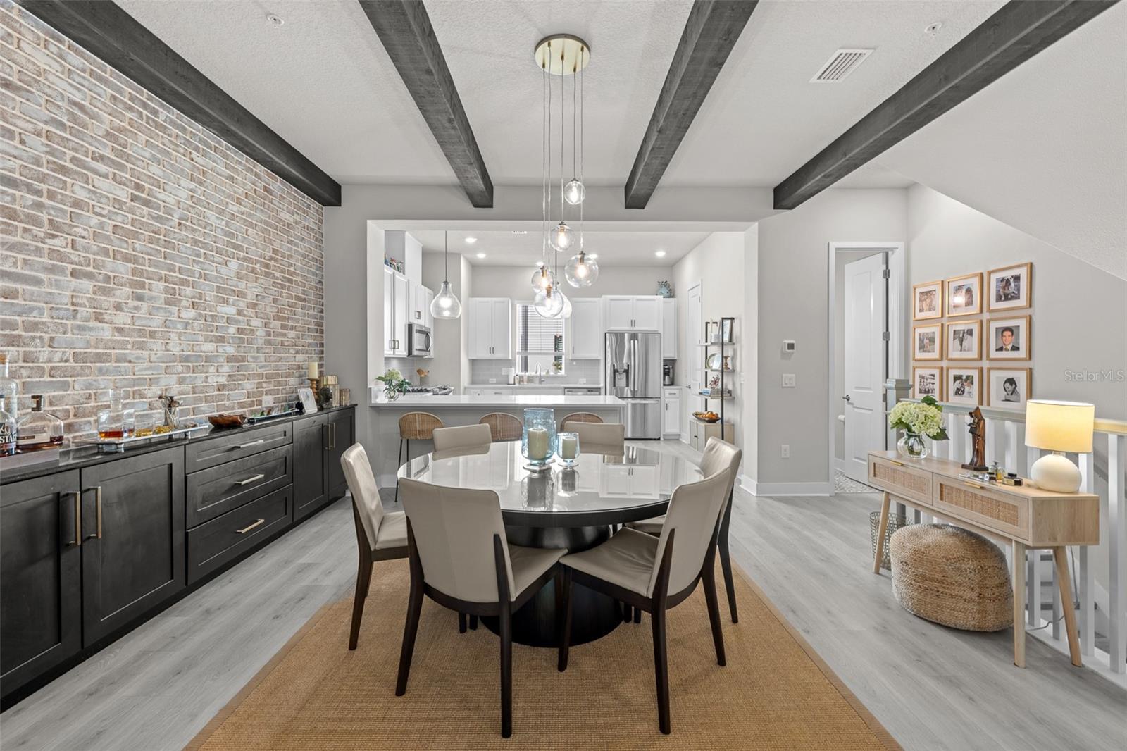 Image 19 of 85 For 2511 Grady Avenue 19