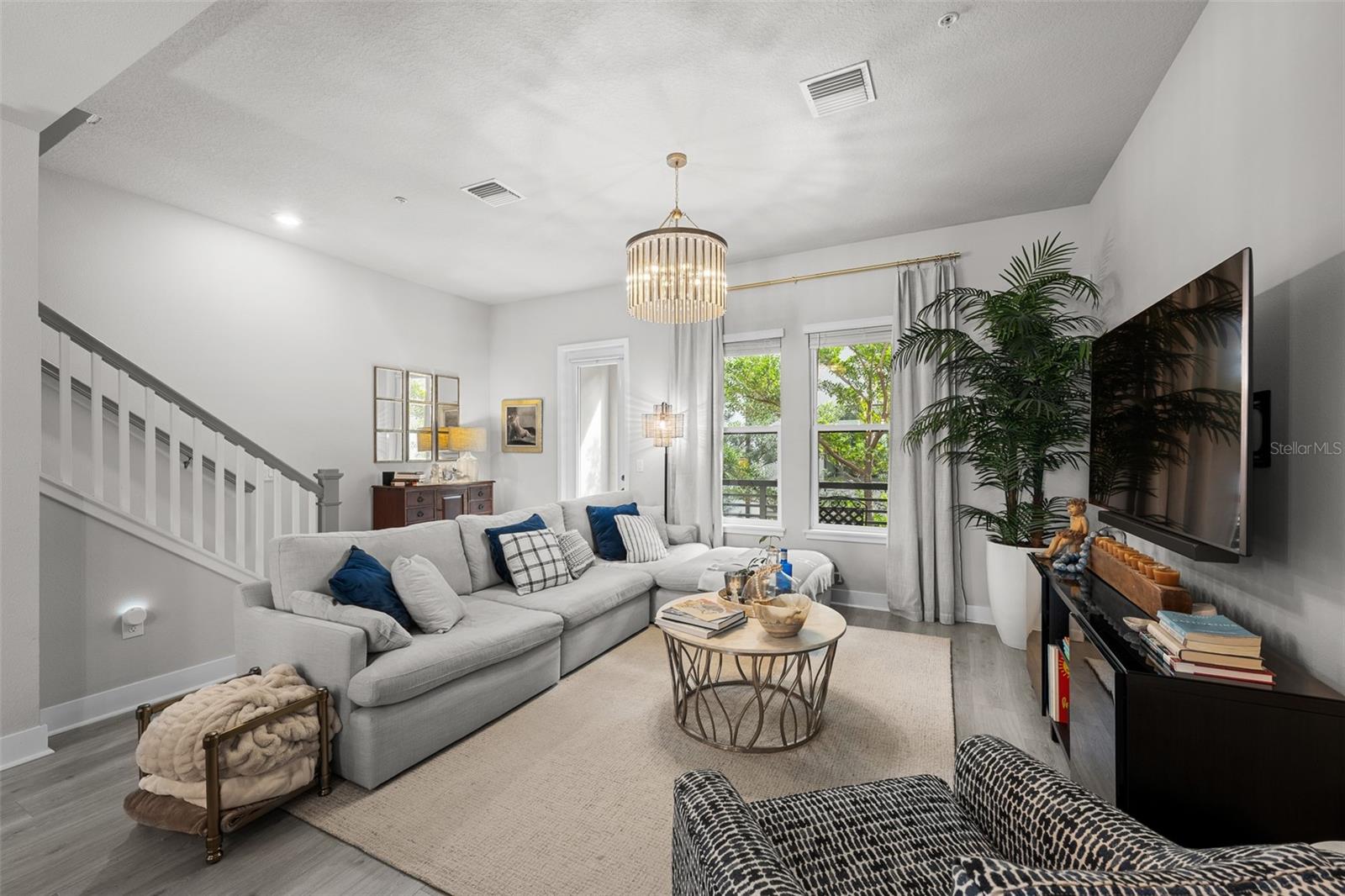 Image 25 of 85 For 2511 Grady Avenue 19