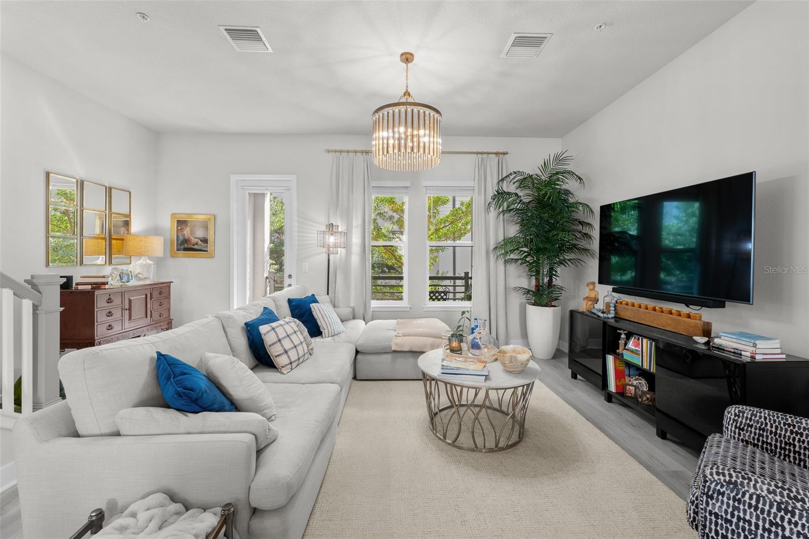 Image 27 of 85 For 2511 Grady Avenue 19