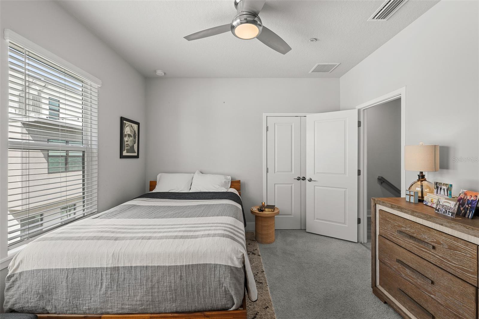 Image 38 of 85 For 2511 Grady Avenue 19