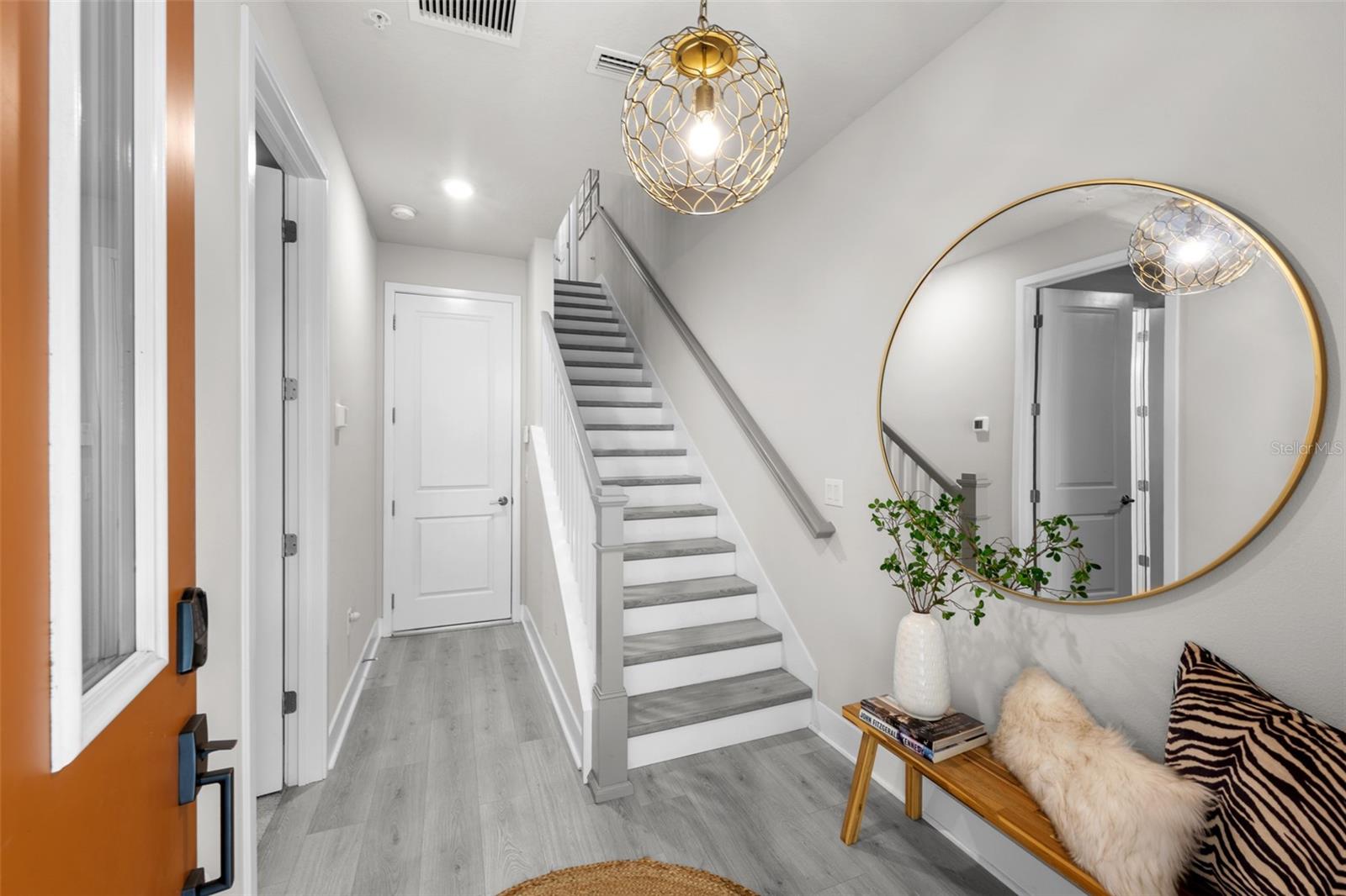 Image 4 of 85 For 2511 Grady Avenue 19