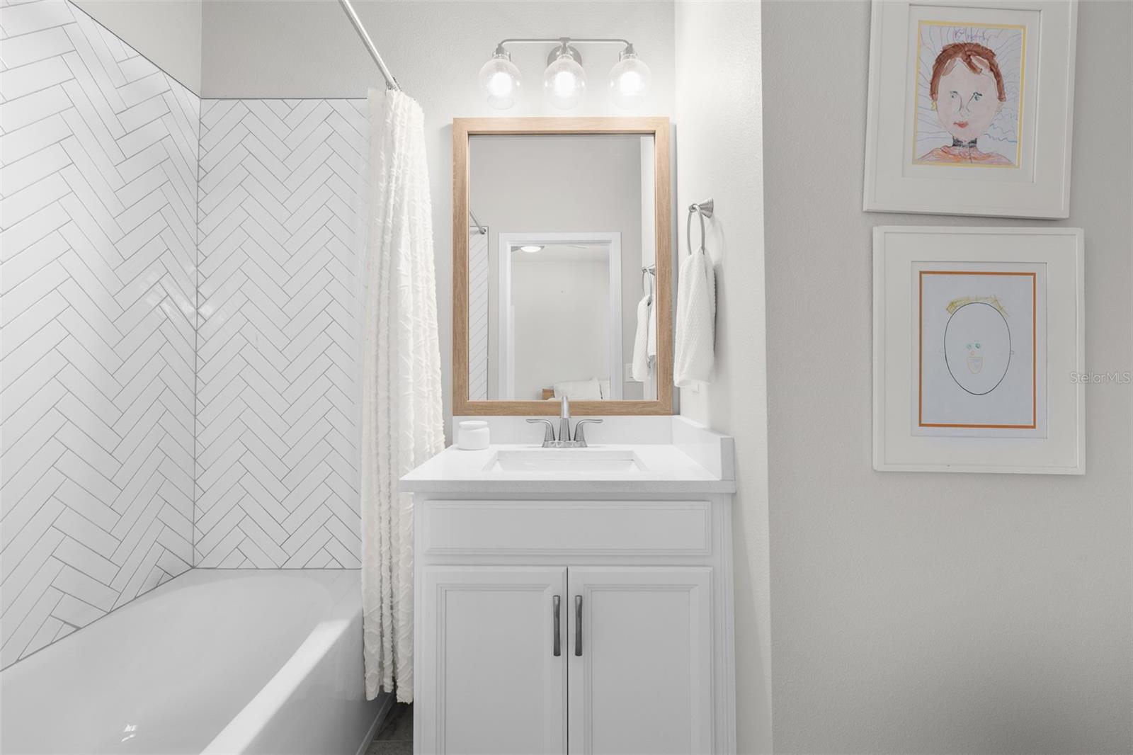 Image 40 of 85 For 2511 Grady Avenue 19