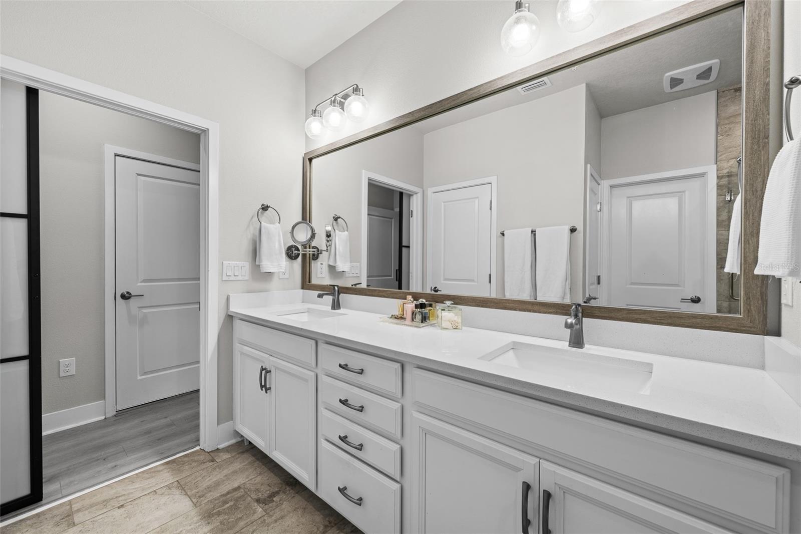 Image 45 of 85 For 2511 Grady Avenue 19