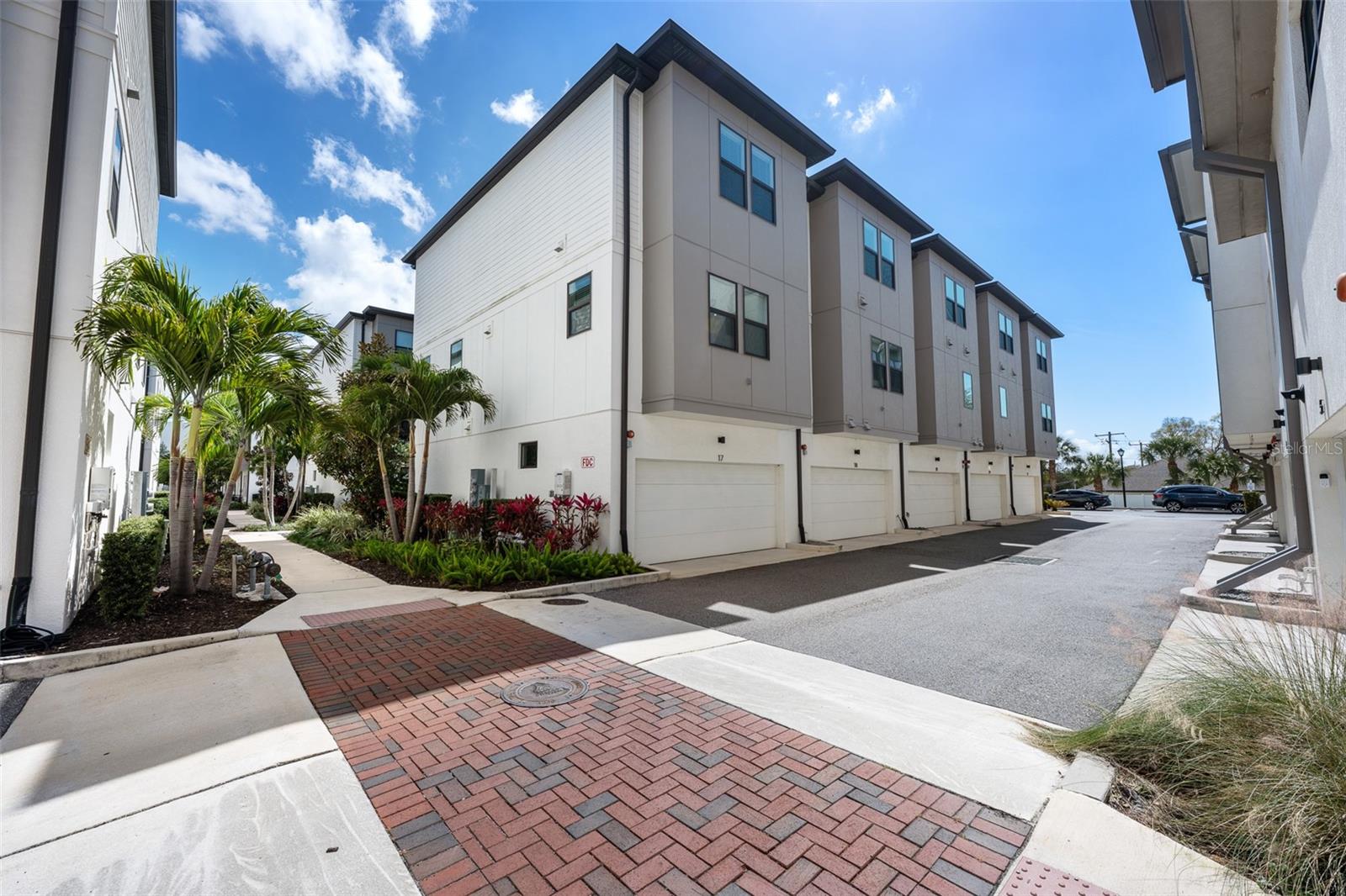 Image 51 of 85 For 2511 Grady Avenue 19