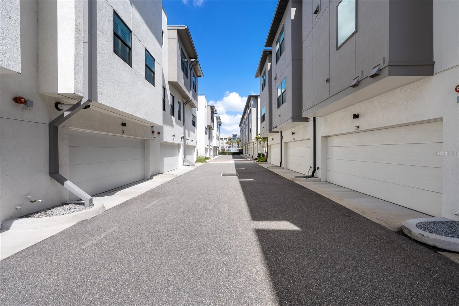 Image 54 of 85 For 2511 Grady Avenue 19