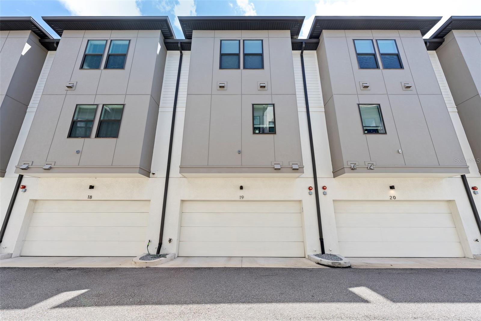 Image 55 of 85 For 2511 Grady Avenue 19