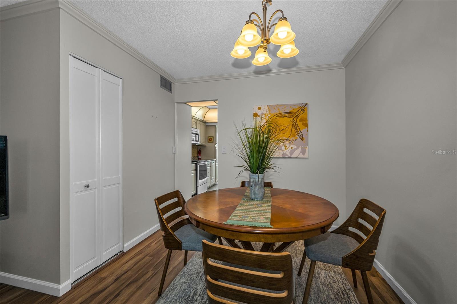 Image 10 of 43 For 4915 Bay Street Ne 327