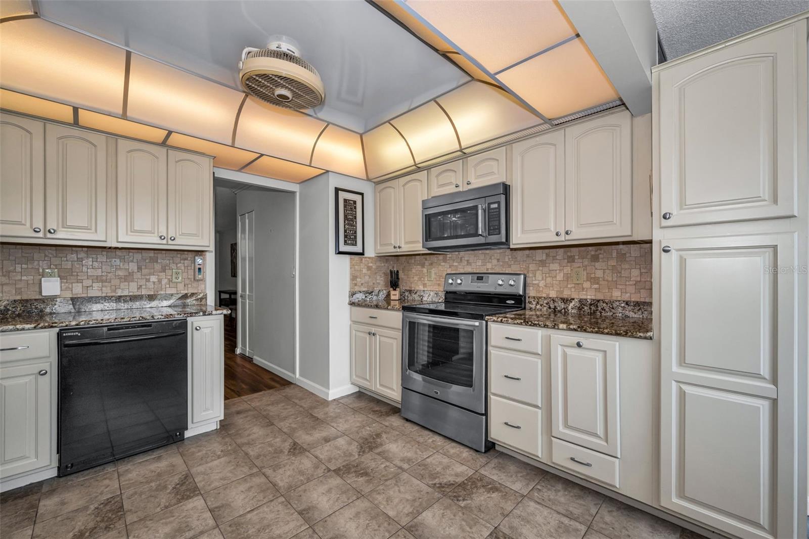 Image 14 of 43 For 4915 Bay Street Ne 327