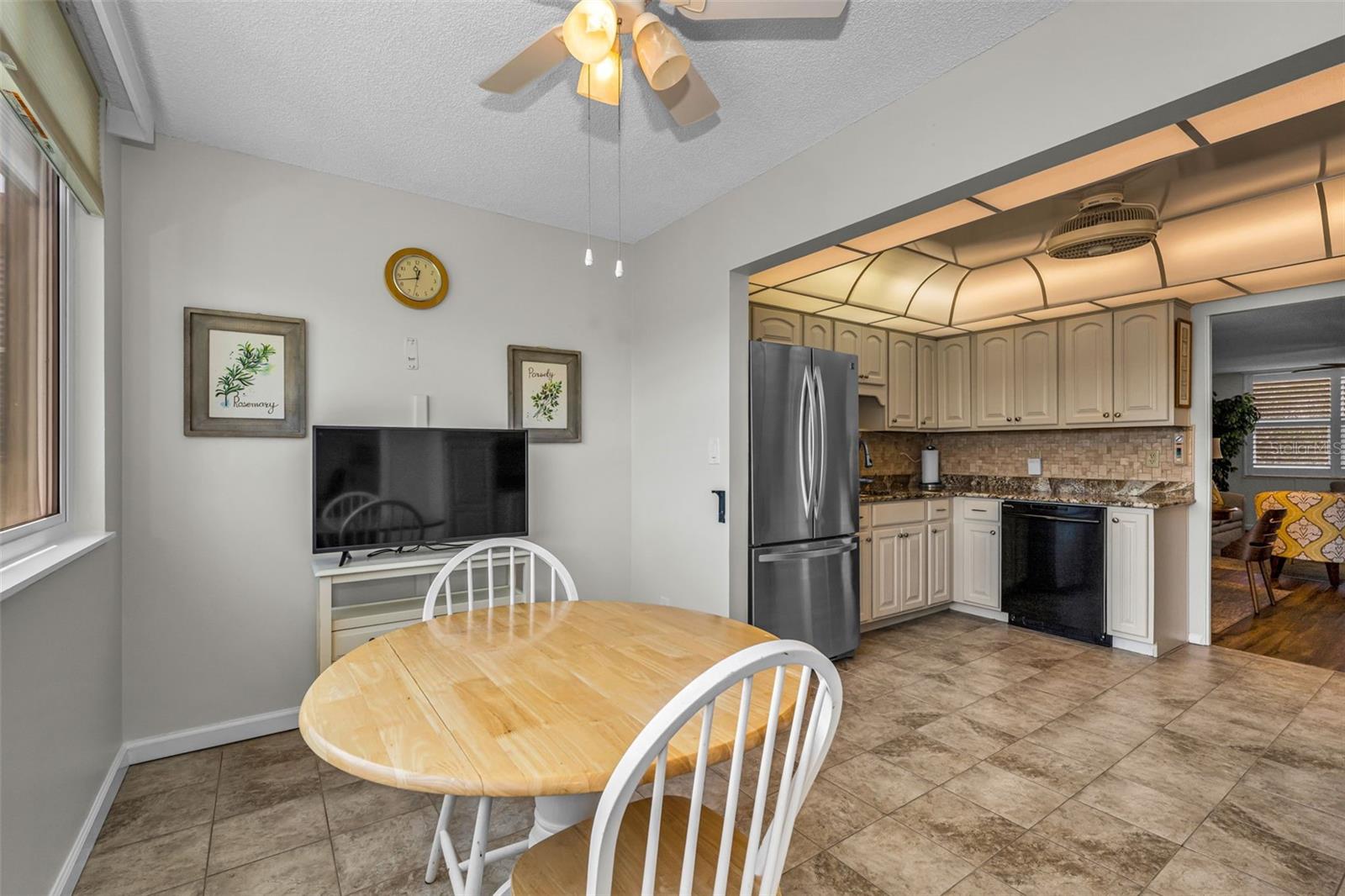 Image 16 of 43 For 4915 Bay Street Ne 327