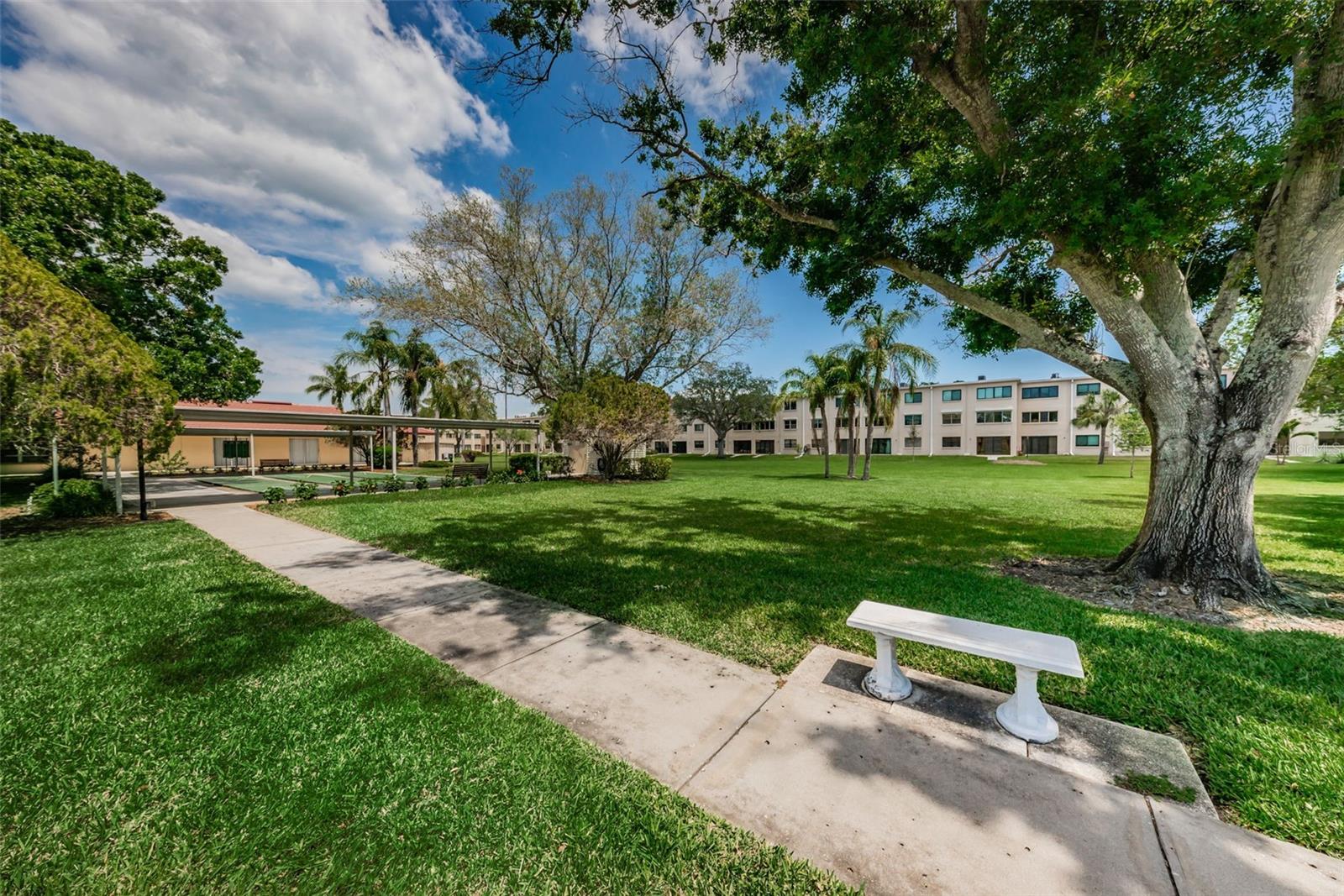 Image 41 of 43 For 4915 Bay Street Ne 327