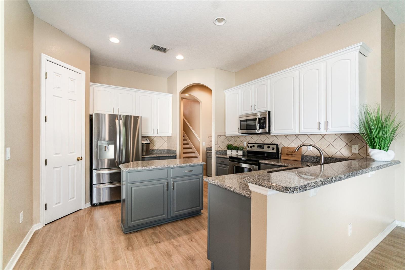 Image 12 of 46 For 6220 Hedgesparrows Lane