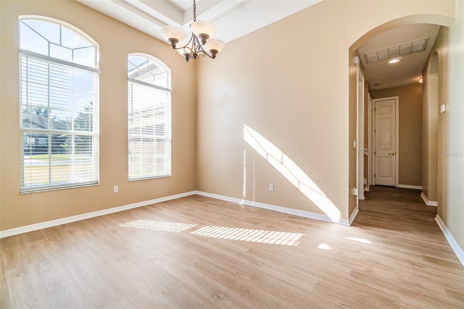 Image 8 of 46 For 6220 Hedgesparrows Lane